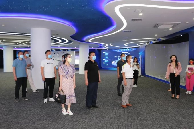 走进科技企业 感受创新活力 北京现场教学