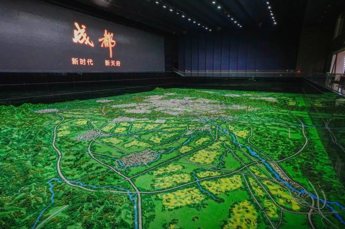 赴成都市规划馆开展现场教学