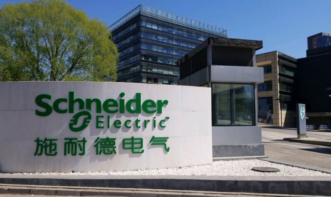 北京再添一家灯塔工厂施耐德电气北京园区